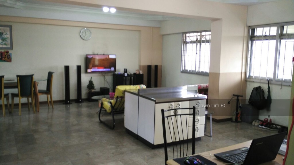 Woodlands Street 83 thumbnail photo